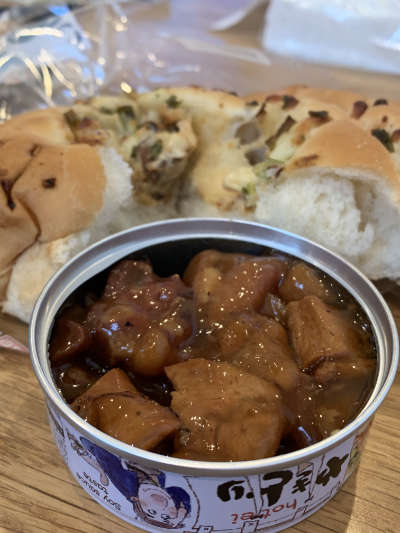 伊藤製パン　ホテイフーズ　やきとりパン　焼き鳥缶詰